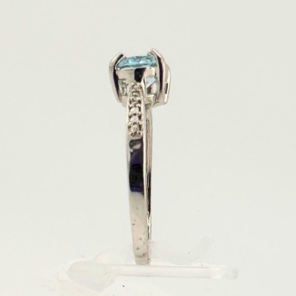 Shimmering Blue Topaz, Oval Cut with Diamond Accent Ring in Sterling Silver - Be - Picture 3 of 9